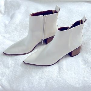 Women’s size 9 cream bootie